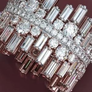 Beautiful CZ Ring Size 6